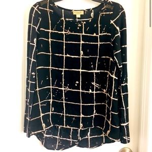 One World black cream long sleeve open wrap back style blouse size small